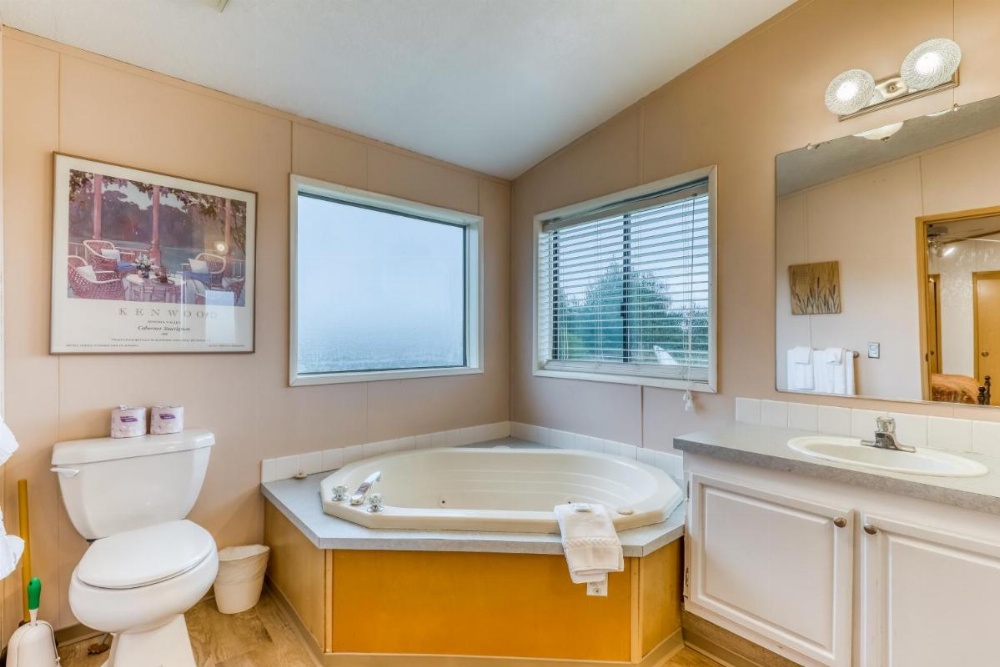 Pacific View Escape Image 18