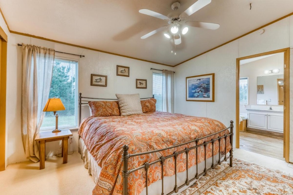 Pacific View Escape Image 25